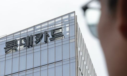 960만여명의 회원을 보유한 롯데카드의 '해킹 사고' 피해 규모가 예상보다 훨씬 큰 것으로 파악되면서 피해자 규모가 수십만∼수백만명에 달할 수 있다는 관측까지 제기되고 있는 17일 서울 종로구 롯데카드 본사 모습. 연합뉴스