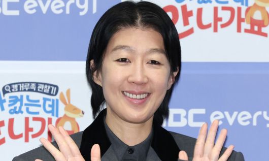 방송인 홍진경이 최근 재혼 관련 보도에 대해 직접 해명하며 해프닝을 일축했다. 뉴스1
