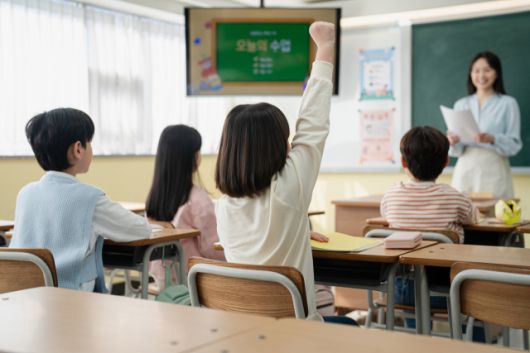 기사 이해를 돕기 위한 자료 사진. 한국 교사 10명 중 1명꼴로 업무 스트레스로 정신과 신체에 부정적 영향을 경험한 것으로 나타났다. 게티이미지뱅크 제공