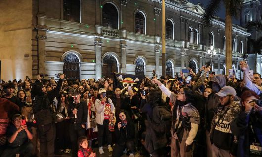 지난 16일(현지시간) 페루 수도 리마에서 임시 대통령 호세 헤리에 반대하는 시위에 참석한 시위대 모습. AFP연합뉴스