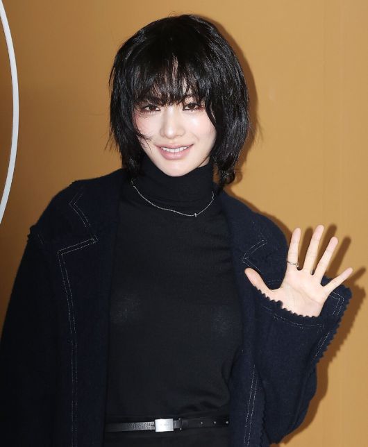 나나가 겪은 뜻밖의 일에 네티즌들은 걱정어린 시선을 보냈다. 뉴스1