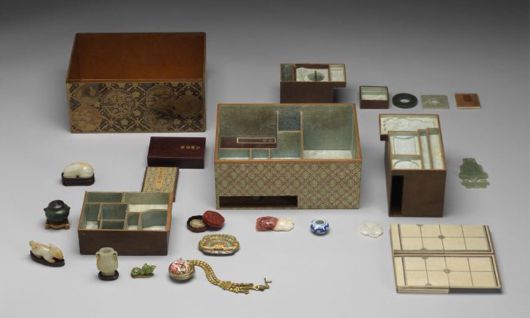 황실의 보물 상자 ‘다보격(多寶格)’인 청나라 건륭시기 ‘천부구립함’. 글항이리 제공