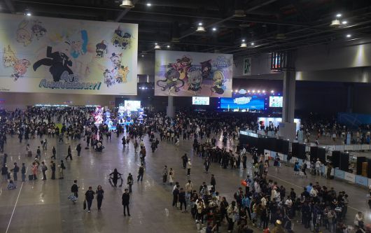 넥슨은 서브컬처(애니메이션풍) 게임 대표작 ‘블루 아카이브’의 4주년 기념 대규모 오프라인 행사를 1만4000명의 방문객과 함께 성황리에 마쳤다고 1일 밝혔다. 넥슨 제공