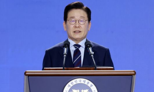 민주평화통일자문회의 의장인 이재명 대통령이 2일 경기 고양시 킨텍스에서 열린 제22기 민주평통 출범식에서 의장연설을 하고 있다. 연합뉴스