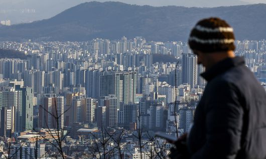 서울 중구 남산에서 시내 아파트가 보이고 있다. 뉴시스
