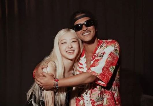 로제(왼쪽)와 브루노 마스. 브루노 마스 인스타그램 캡처