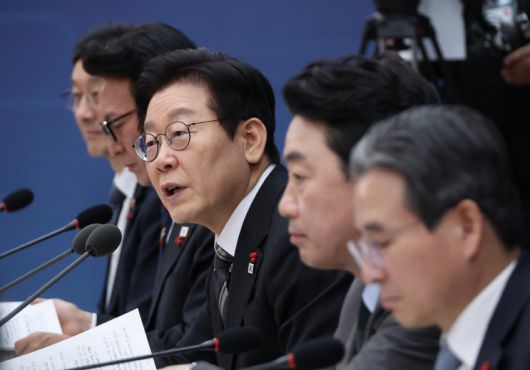 이재명 대통령이 12일 세종시 정부세종컨벤션센터에서 열린 과학기술정보통신부·개인정보보호위원회 업무보고에서 발언하고 있다. 연합뉴스