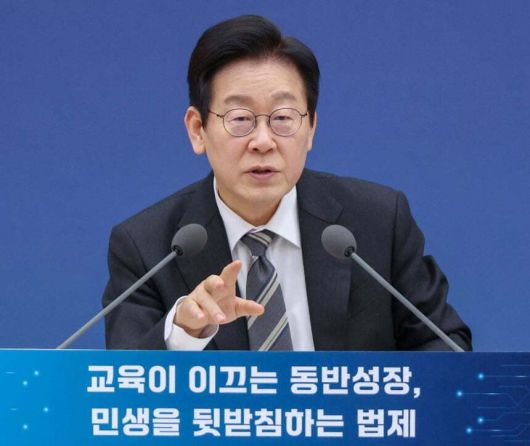 이재명 대통령이 12일 세종시 정부세종컨벤션센터에서 열린 교육부·국가교육위원회·법제처 업무보고에서 발언하고 있다. 대통령실통신사진기자단 제공