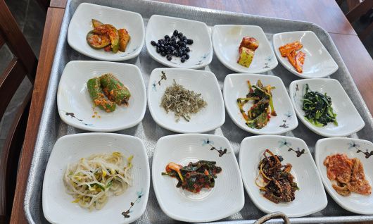 밑반찬.