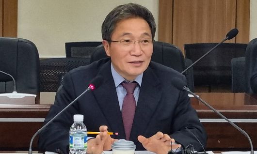 이학재 인천국제공항공사 사장이 16일 인천국제공항공사 회의실에서 열린 기자간담회에서 발언하고 있다. 인천국제공항공사 제공