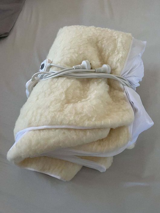 따뜻함이 깊은 잠을 보장하지는 않는다. 숙면을 원한다면 잠들기 직전 전원을 끄는 작은 습관부터 가져볼 필요가 있다. 게티이미지