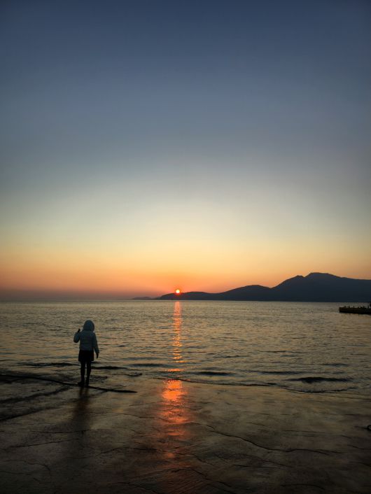 건평항 저녁 노을.