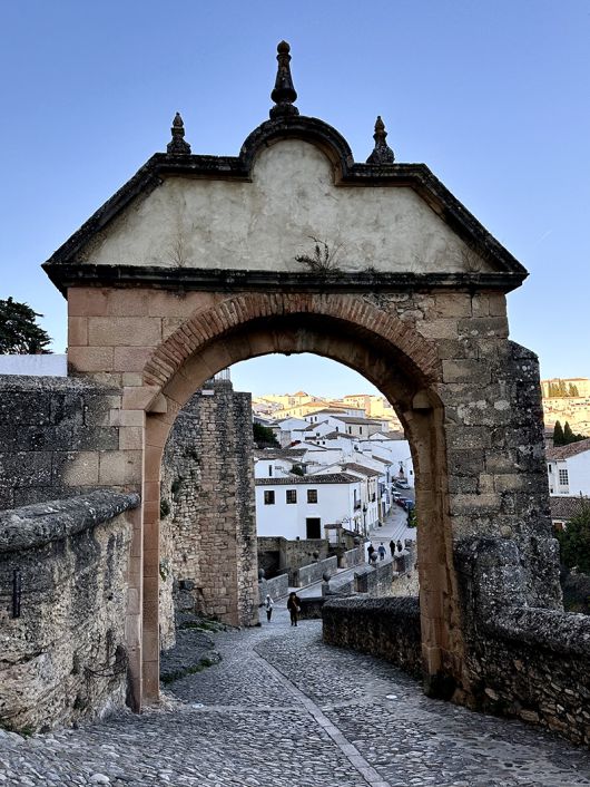 펠리페 5세의 문. 필자 제공