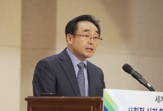 세계평화통일가정연합 사회적 신뢰 회복을 위한 준법 실천 선언식에서 말씀하는 송용천 한국협회장