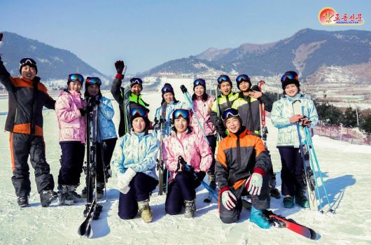 북한 노동당 기관지 노동신문은 3일 "새해를 맞이한 인민의 웃음소리 어디서나 넘쳐난다"면서 각지 신년 풍경을 전했다.