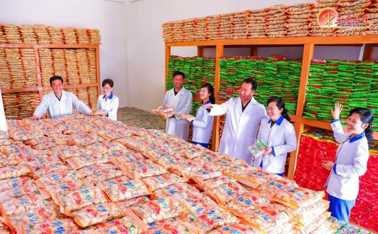 북한 노동당 기관지 노동신문은 8일 "전국의 20개 시, 군들에 일떠선 현대적인 지방공업공장들 사이에서 사회주의 경쟁이 치열하게 벌어지고 있다"고 보도했다.