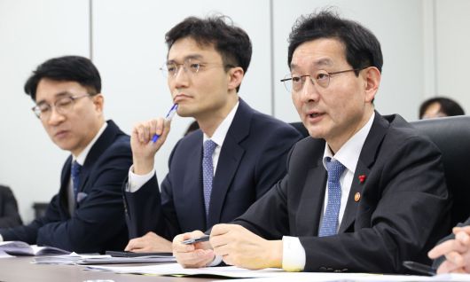 국무총리 산하 검찰개혁추진단장인 윤창렬 국무조정실장이 12일 정부서울청사 창성별관에서 열린 공소청·중대범죄수사청법안 입법예고 관련 기자간담회에서 발언하고 있다. 국무총리실 제공