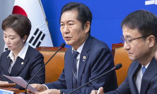 더불어민주당 정청래 대표가 12일 국회에서 열린 최고위원회의에서 발언하고 있다. 연합뉴스