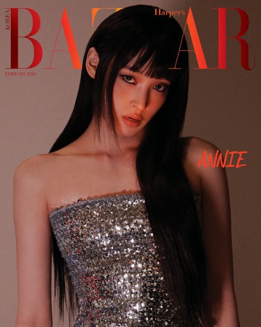 브랜드와 자신의 정체성에 대한 애니의 사유. 하퍼스 바자 코리아 제공