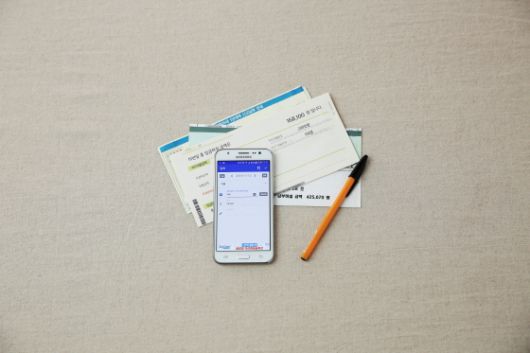 단말기 지원금과 번호이동 조건이 매장별로 크게 달라지며 일부 ‘성지점’에 소비자가 몰렸다. 위약금 면제 효과가 특정 이용자에게 집중됐다는 지적이 나온다. 게티이미지