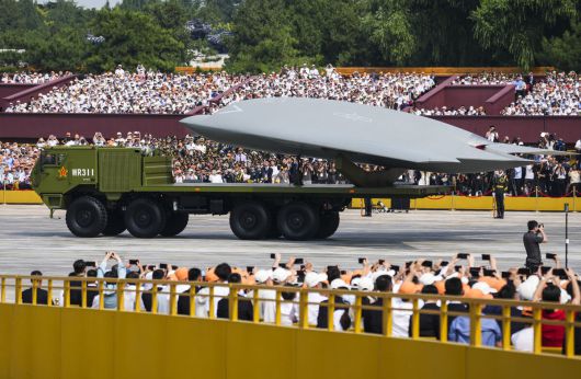 지난해 9월 3일 중국 베이징 톈안먼 광장에서 열린 열병식에 등장한 중국의 스텔스 무인기. 세계일보 자료사진