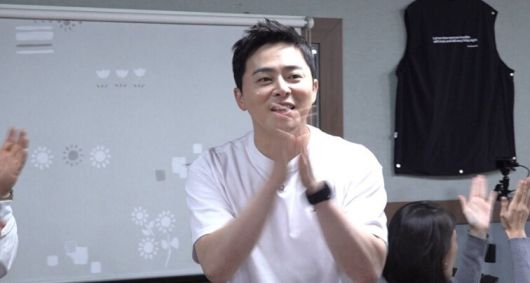 기뻐하는 조정석. SBS 방송화면 캡처