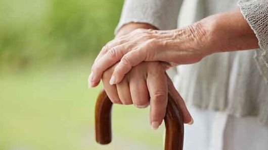 최고령자는 대부분 여성이라는 풍경은 이제 낯설지 않다. 게티이미지