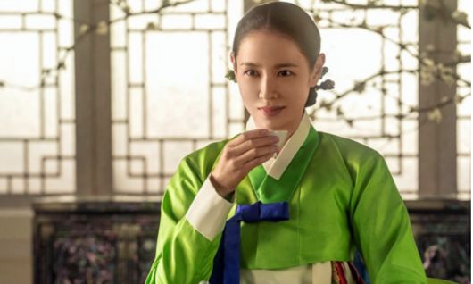 넷플릭스 신작 시리즈 ‘스캔들’의 손예진. 넷플릭스