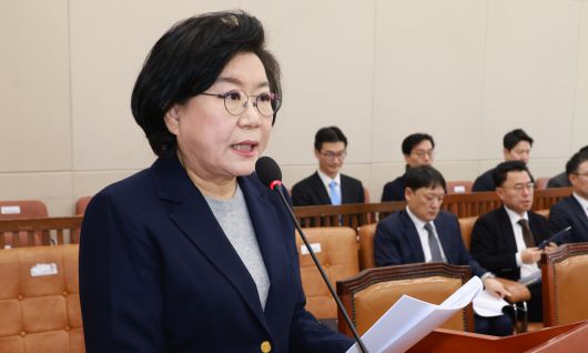 이혜훈 기획예산처 장관 후보자가 23일 서울 여의도 국회에서 열린 재정경제기획위원회의 인사청문회에서 모두발언을 하고 있다. 뉴시스