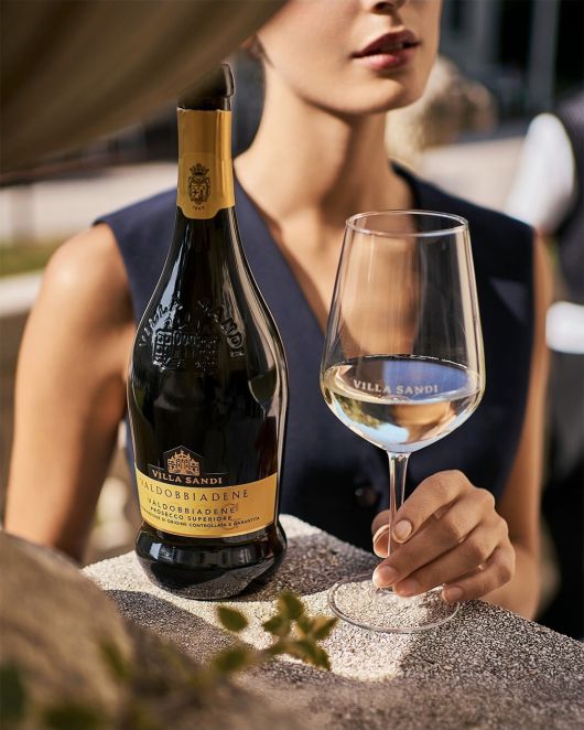 빌라 산디 발도비아데네 엑스트라 드라이. 인스타그램