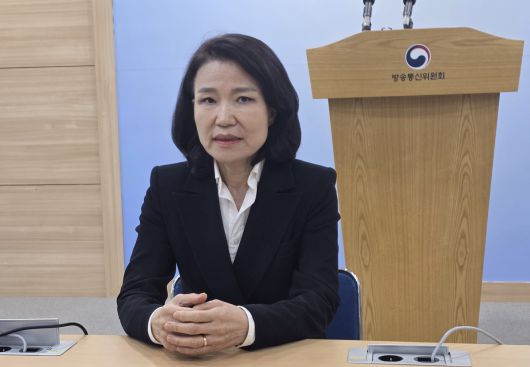 이진숙 방송통신위원장이 지난 9일 경기 과천시 정부과천청사 방송통신위원회에서 국무회의 배석에서 제외된 것과 관련해 입장을 밝히고 있다. 연합뉴스