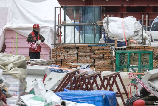 서울시내 아파트 건설현장에서 건설노동자들이 작업을 하고 있다. 뉴시스