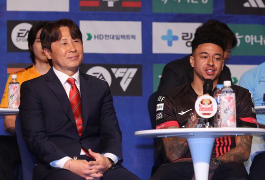 제시 린가드가 FC 서울 주장 완장을 차고 K리그1 두 번째 시즌을 시작한다. 린가드가 13일 서울 서대문구 스위스그랜드호텔에서 열린 ‘K리그1 2025 개막 미디어데이’에서 포부를 밝히고 있다. 사진=뉴시스