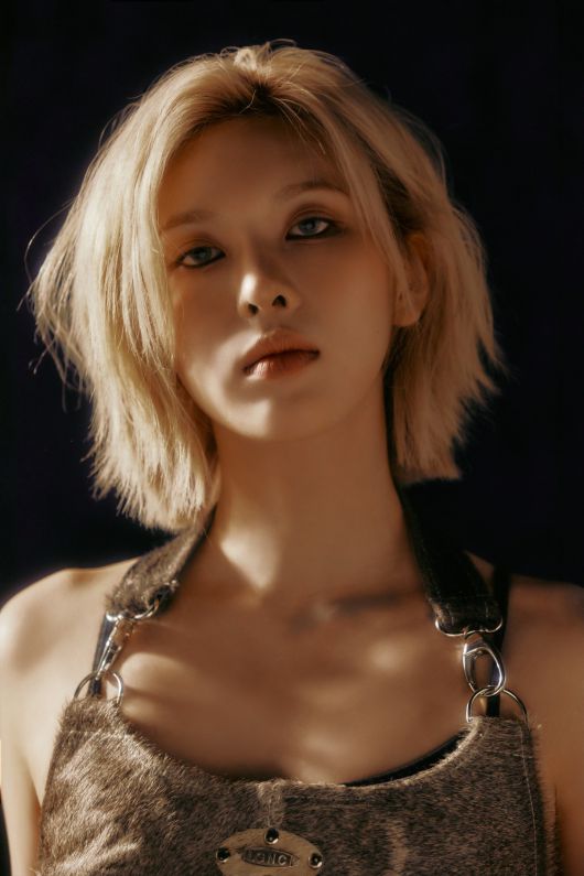 그룹 엔믹스(NMIXX)가 17일 새 앨범 'Fe3O4: FORWARD'와 타이틀곡 'KNOW ABOUT ME'으로 컴백한다. 엔믹스 멤버 배이. JYP엔터테인먼트 제공.