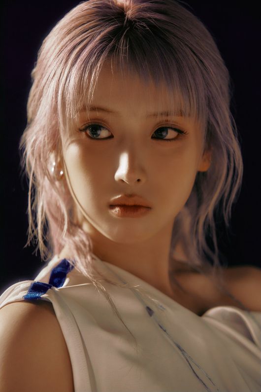 그룹 엔믹스(NMIXX)가 17일 새 앨범 'Fe3O4: FORWARD'와 타이틀곡 'KNOW ABOUT ME'으로 컴백한다. 엔믹스 멤버 지우. JYP엔터테인먼트 제공.