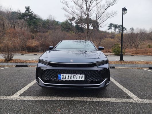 토요타 크라운 2.4ℓ 듀얼부스트 전면부   한준호 기자