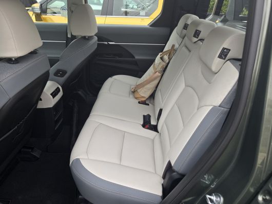 무쏘 EV 2열. 이정인 기자