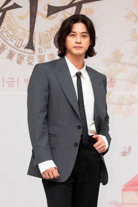 17일 오후 SBS 새 금토드라마 '귀궁' 제작발표회에 참석한 배우 김지훈. SBS 제공.