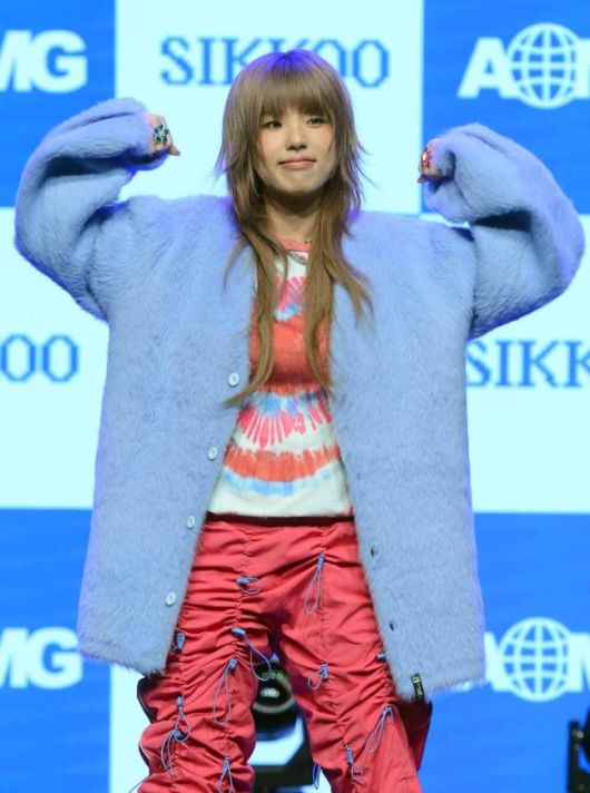 힙합 그룹 식구(SIKKOO)가 29일 서울 강남구 일지아트홀에서 열린 새 EP '간 (間)' 발매기념 쇼케이스에 참석하고 있다. 김두홍 기자.