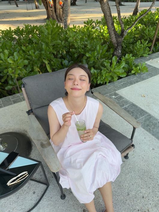 가수 에일리가 남편인 사업가 최시훈과의 신혼여행 사진을 공개했다.  사진 = 에일리 SNS 계정