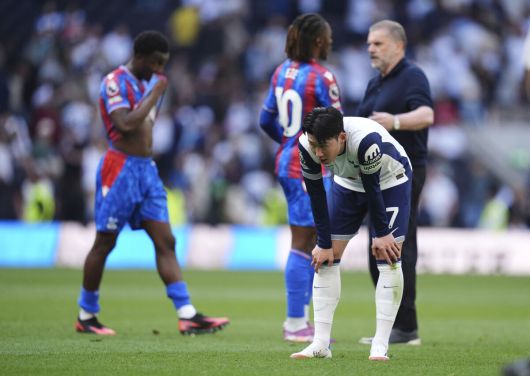 아쉬워하는 손흥민. 사진=AP/뉴시스