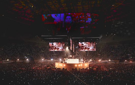 밴드 데이식스가 18일 서울 송파구 올림픽공원 KSPO DOME에서 세 번째 월드투어 '포에버 영' 피날레 인 서울의 마지막날 공연을 열었다. JYP엔터테인먼트 제공.