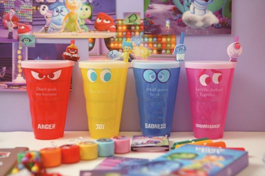 메가박스가 출시한 영화 인사이드 아웃2 굿즈 중 한 종류인 피규어 컬러컵.
