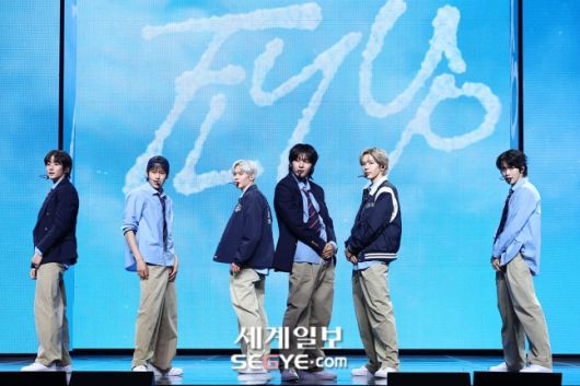 그룹 라이즈가 19일 서울 용산구 한남동 블루스퀘어에서 열린 첫 정규 앨범 'ODYSSEY(오디세이)'의 쇼케이스를 열었다. 한윤종 세계일보 기자.