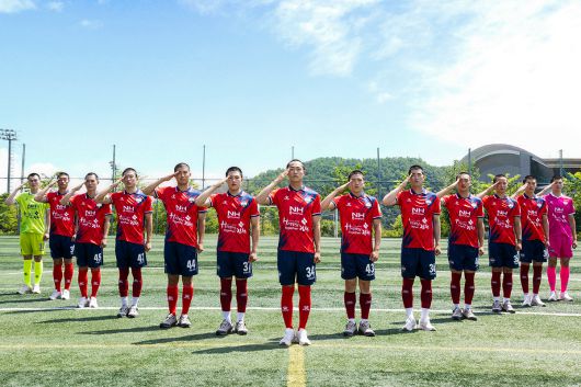 10기 신병선수 13명. 사진=김천 상무 제공