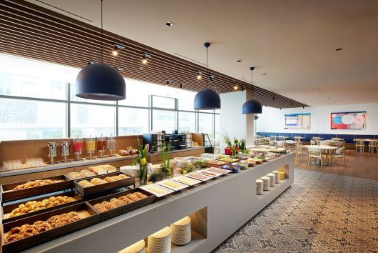 L7 해운대 바이 롯데 플로팅 조식. 호텔은 2인 조식을 7700원에 이용할 수 있는 상품을 마련했다. L7 해운데 바이 롯데 제공