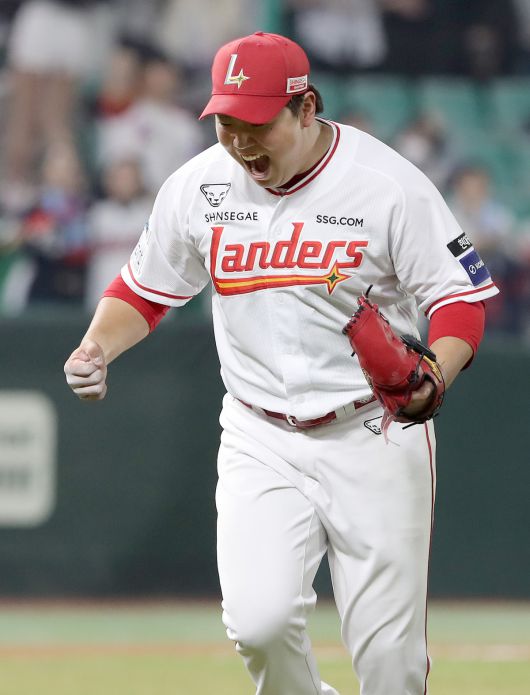 SSG 이로운이 이닝을 무실점으로 막아내고 포효하고 있다. 사진=SSG랜더스 제공