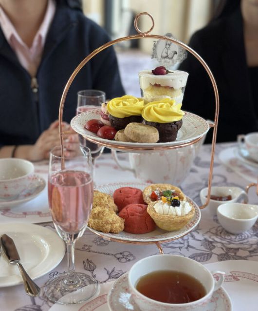 쿠치나마리오 레스토랑에서 장미 축제 기간 동안 맛볼 수 있는 애프터눈티 세트. 이화연 기자