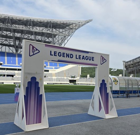 12일 쿠팡플레이 FC슈팅스타와 춘천 시민 축구단의 경기가 열리는 용인시 처인구 용인미르스타디움 모습. 정가영 기자.