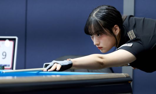 장가연이 공을 치고 있다. 사진=PBA 제공